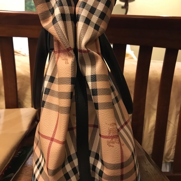 Burberry Printed Canvas Bag - Picture 6 of 9